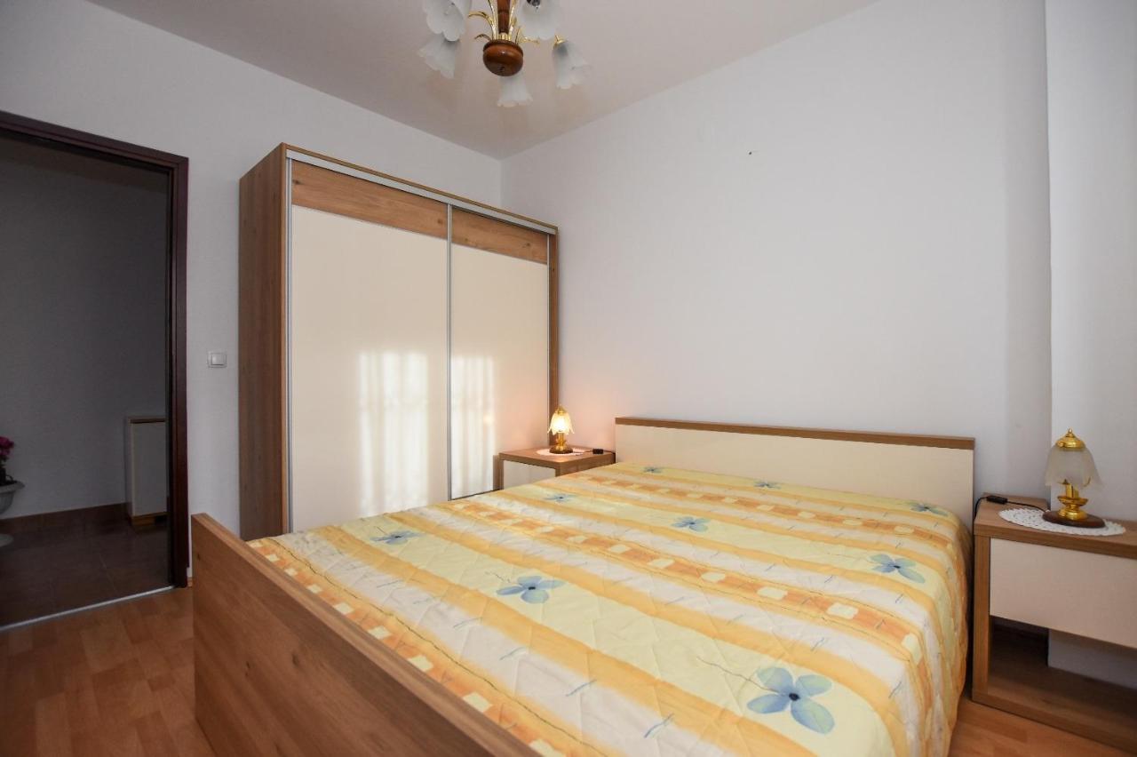 Apartments Luce - Family Friendly & Parking Pag Town Eksteriør bilde