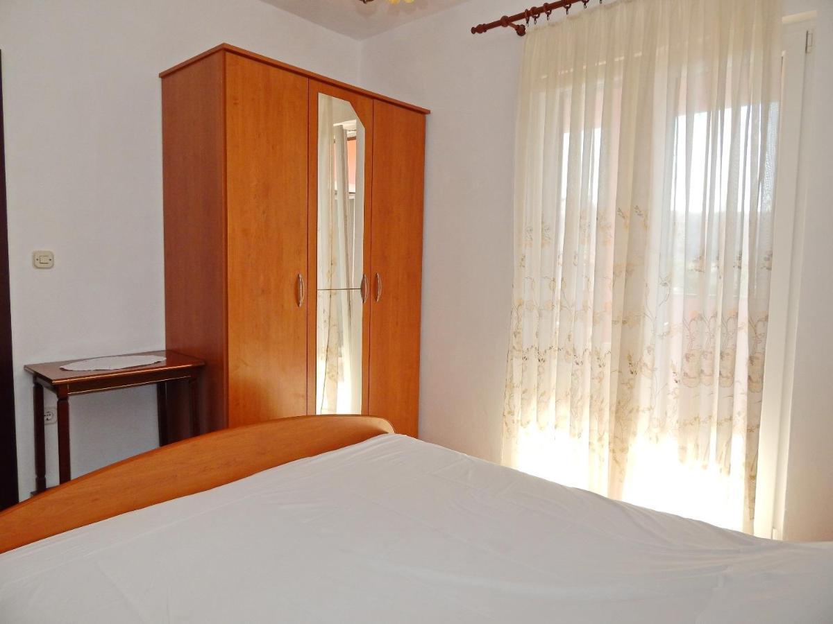 Apartments Luce - Family Friendly & Parking Pag Town Eksteriør bilde