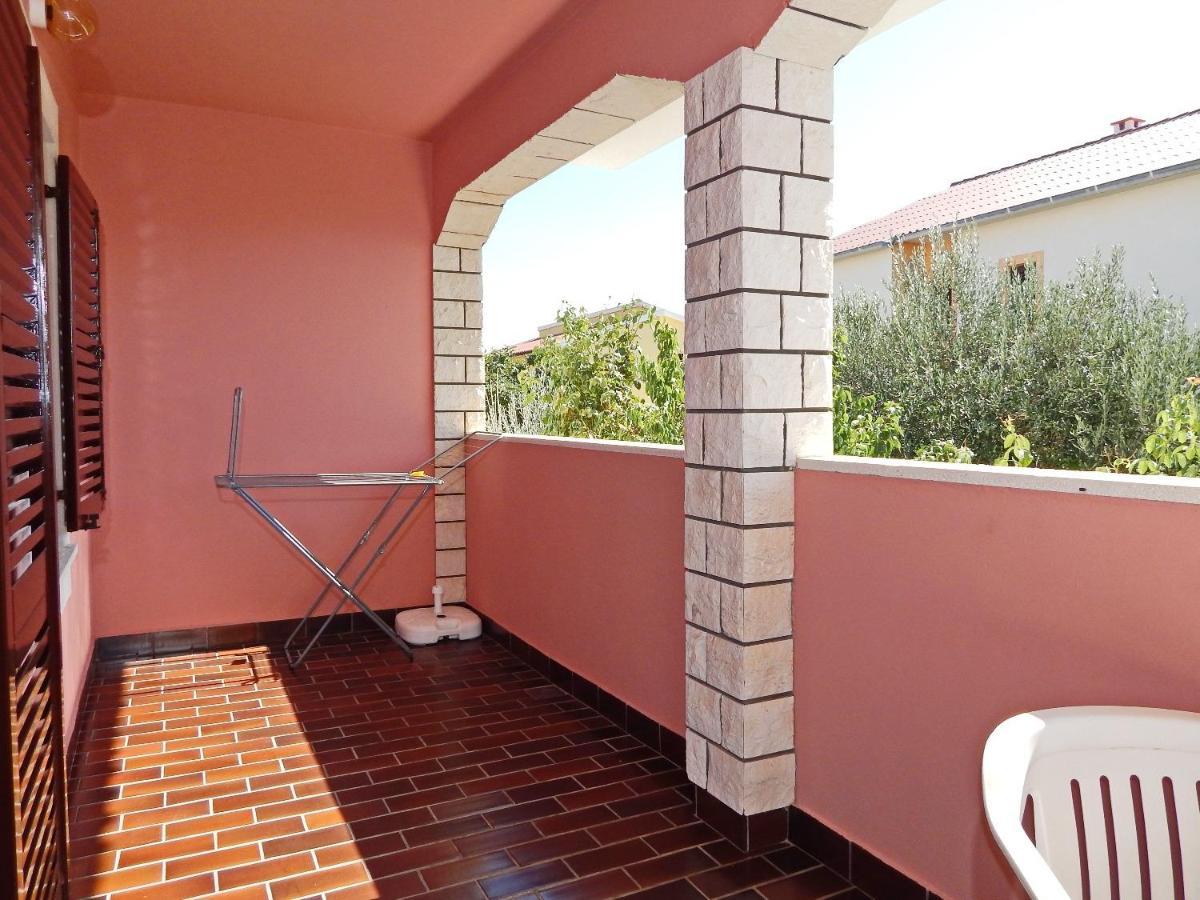 Apartments Luce - Family Friendly & Parking Pag Town Eksteriør bilde