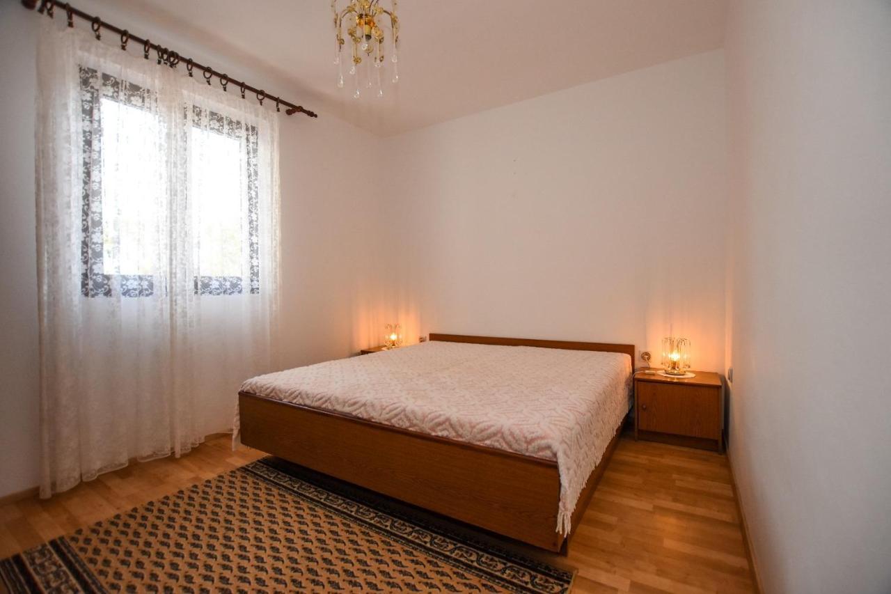 Apartments Luce - Family Friendly & Parking Pag Town Eksteriør bilde