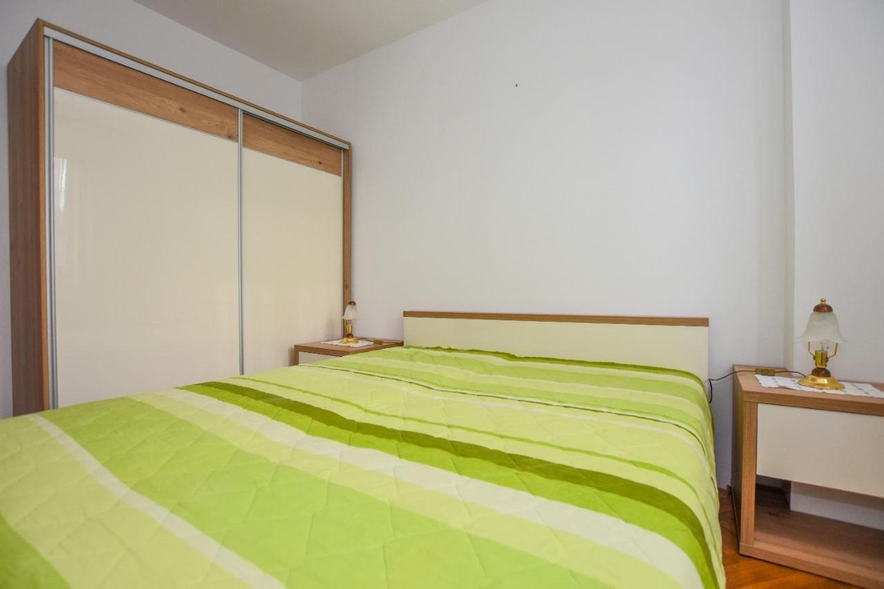 Apartments Luce - Family Friendly & Parking Pag Town Eksteriør bilde
