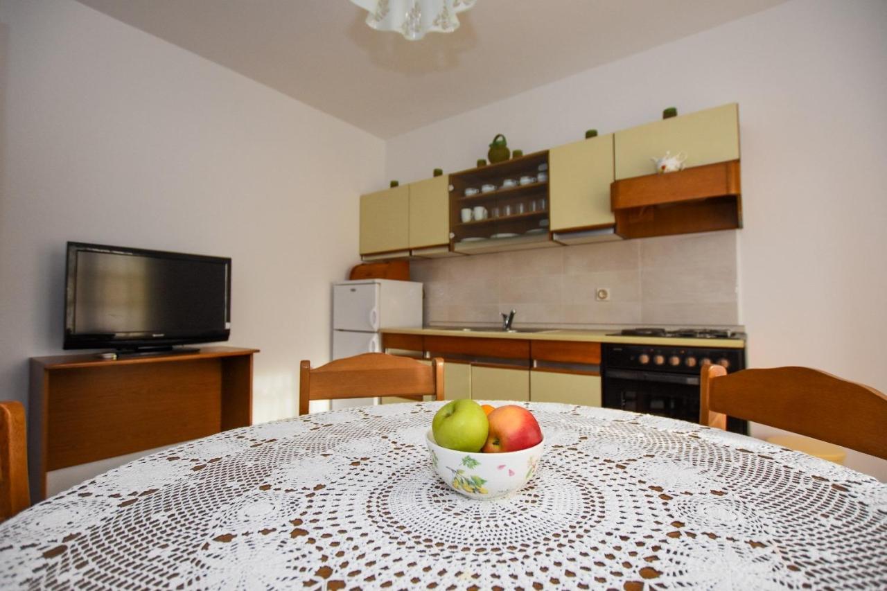 Apartments Luce - Family Friendly & Parking Pag Town Eksteriør bilde