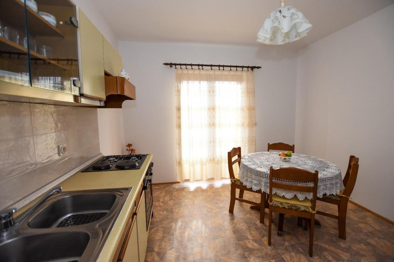 Apartments Luce - Family Friendly & Parking Pag Town Eksteriør bilde