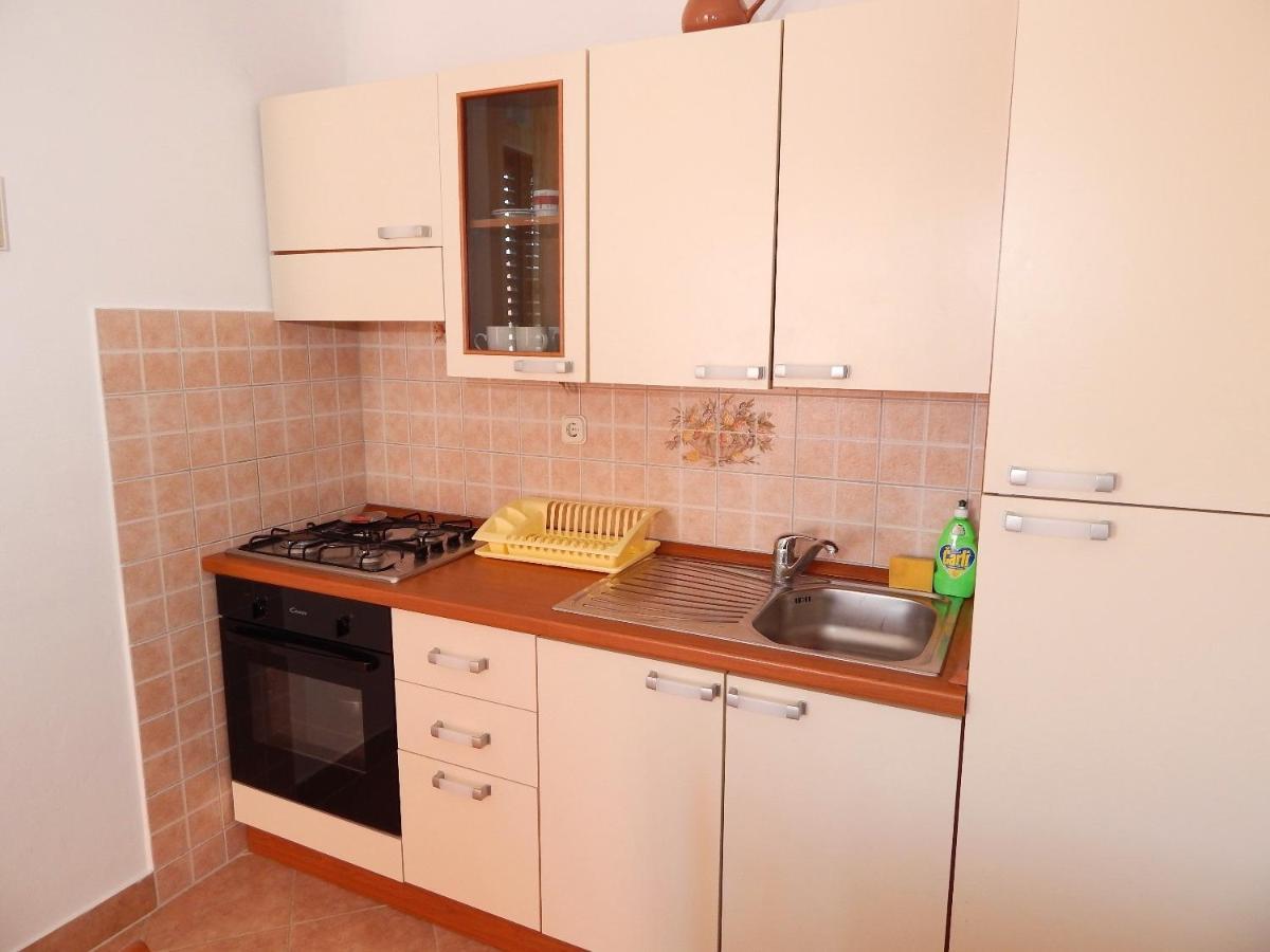 Apartments Luce - Family Friendly & Parking Pag Town Eksteriør bilde