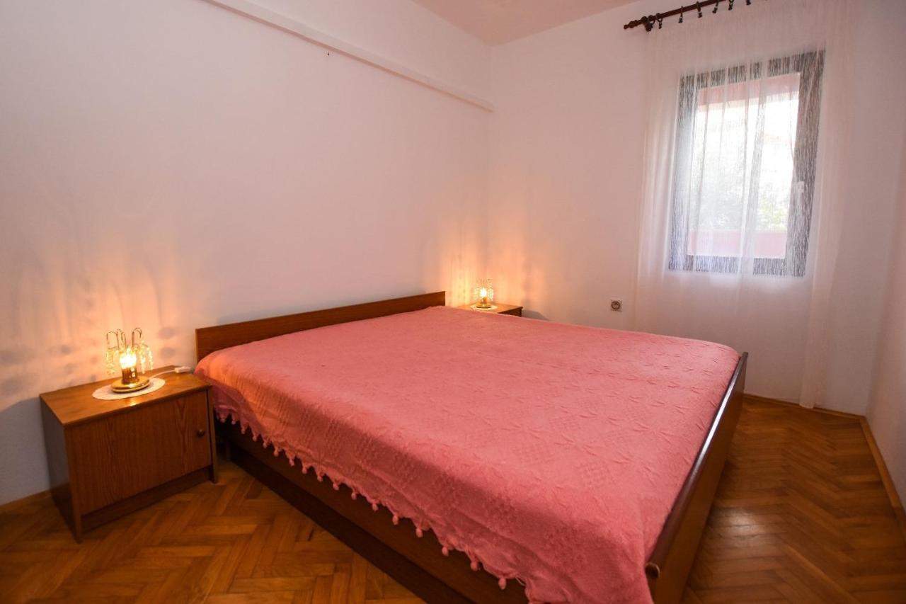 Apartments Luce - Family Friendly & Parking Pag Town Eksteriør bilde