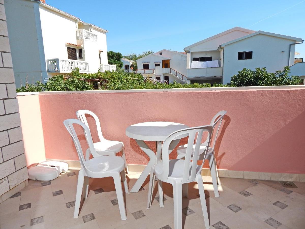 Apartments Luce - Family Friendly & Parking Pag Town Eksteriør bilde