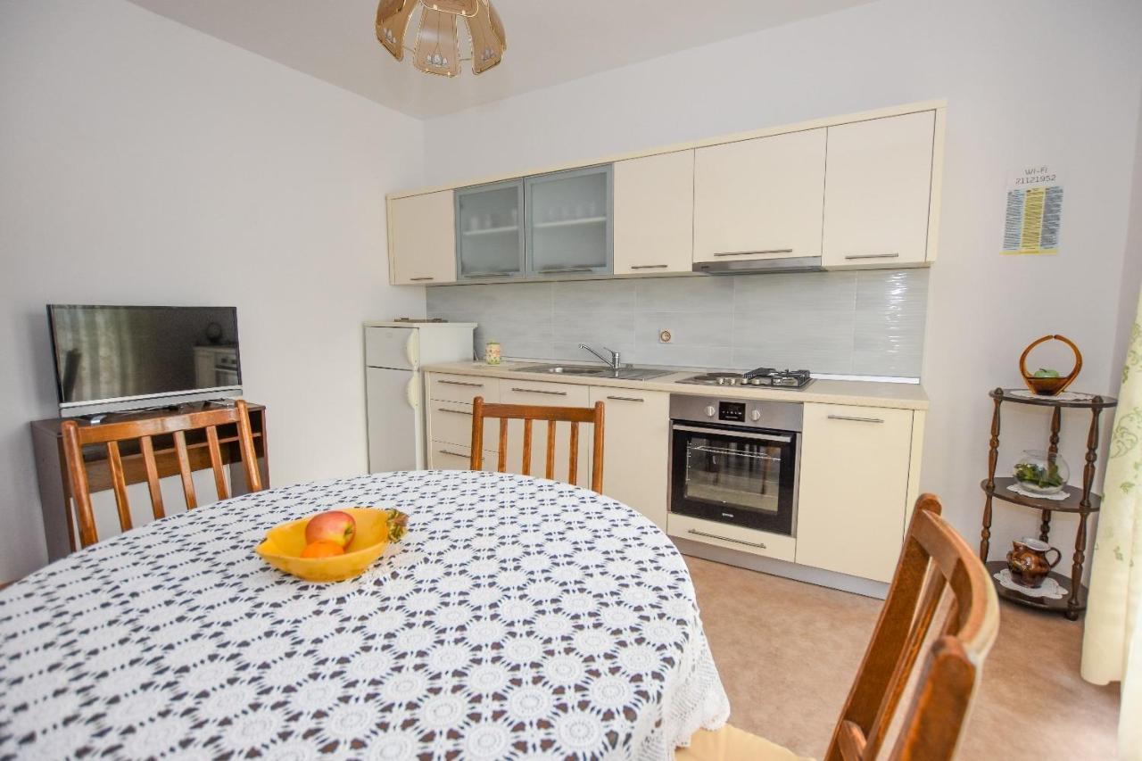 Apartments Luce - Family Friendly & Parking Pag Town Eksteriør bilde