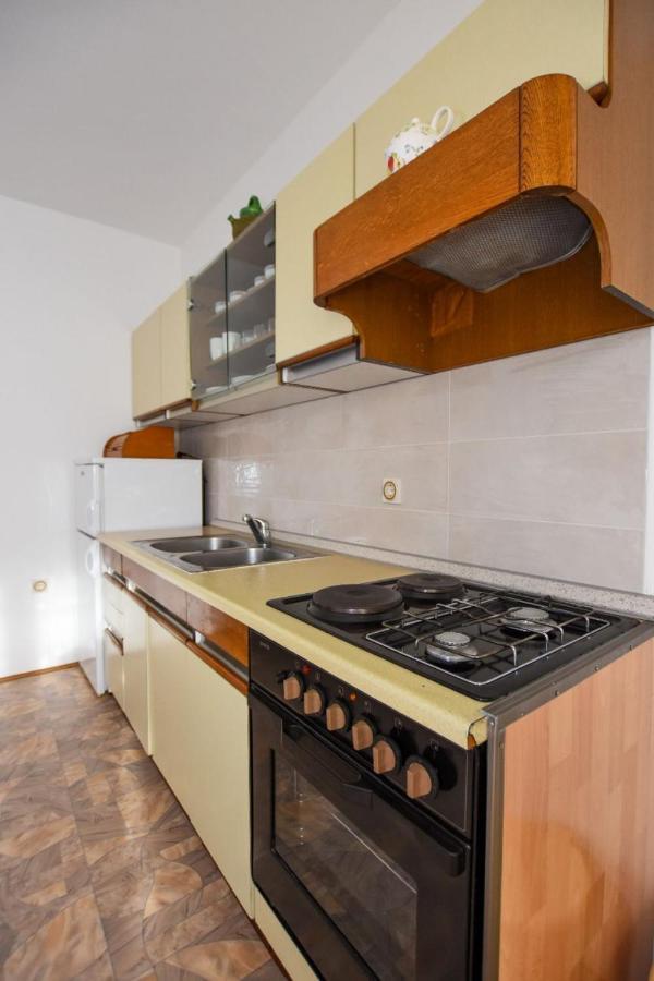Apartments Luce - Family Friendly & Parking Pag Town Eksteriør bilde