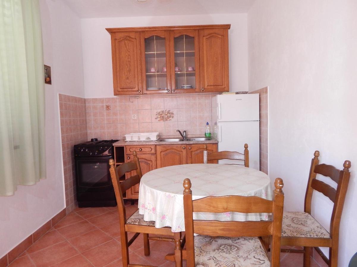 Apartments Luce - Family Friendly & Parking Pag Town Eksteriør bilde