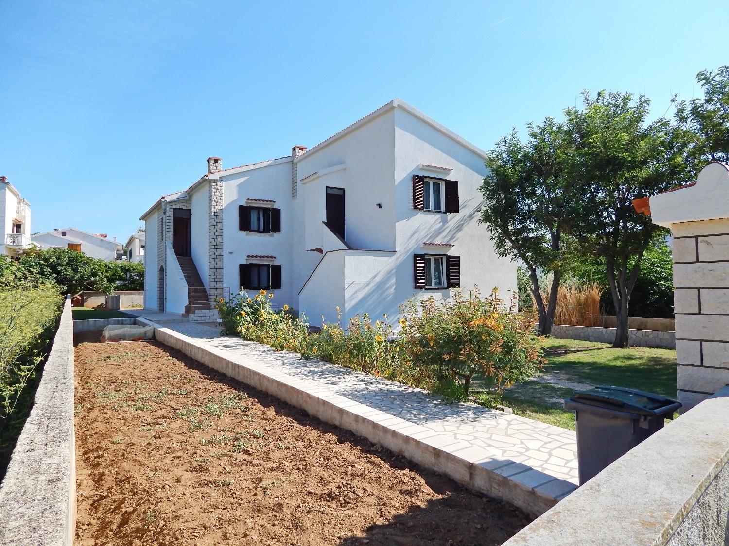 Apartments Luce - Family Friendly & Parking Pag Town Eksteriør bilde